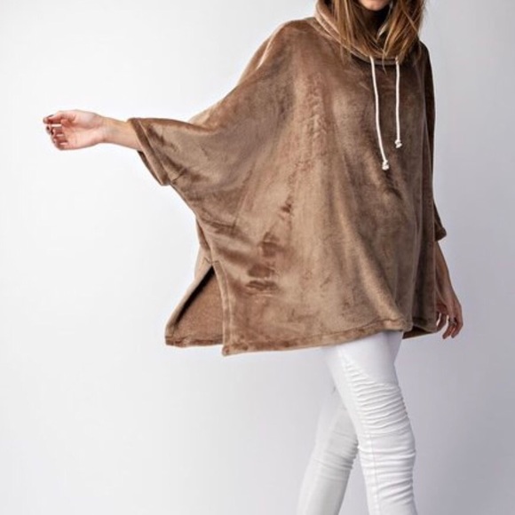 ❄️MAUVE LUXE FLEECE PONCHO - Picture 5 of 7